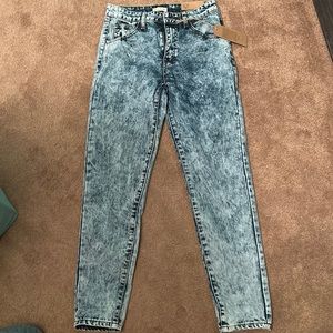 Size 1 Light Acid Wash Straight Jeans